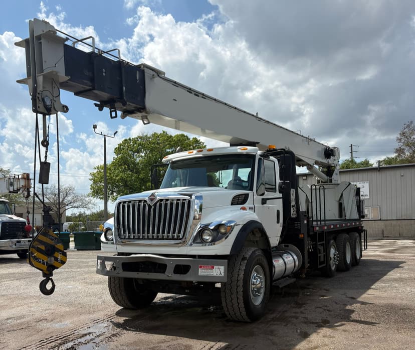 International 7500 with National 9125A