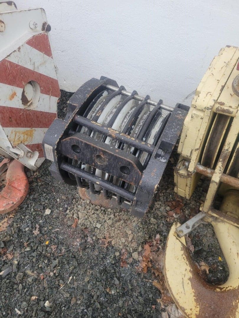 Liebherr 63 Ton Hook Block
