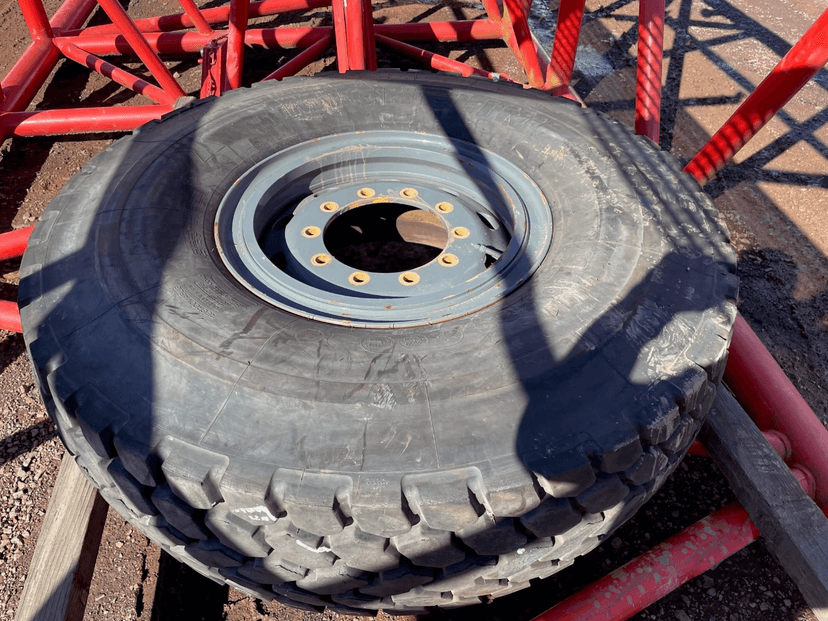 Michelin Liebherr Ltm 1095 16.00 Rim And Tire